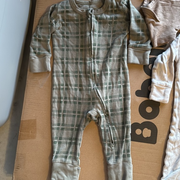 Cotton bundle colored organics makemake organics - zip pajamas and onesie 6-12M - Picture 3 of 8
